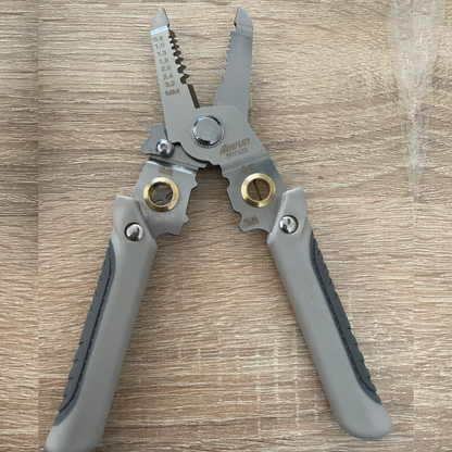 Alicate Multifuncional